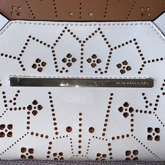 BCBG MAXAZRIA WHITE HOLLOW OUT ENVELOPE CLUTCH - Picture 5 of 8